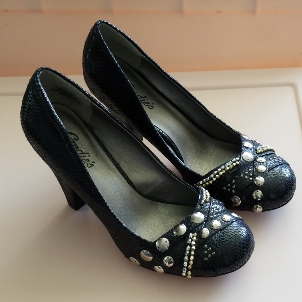 Candies black textured heels